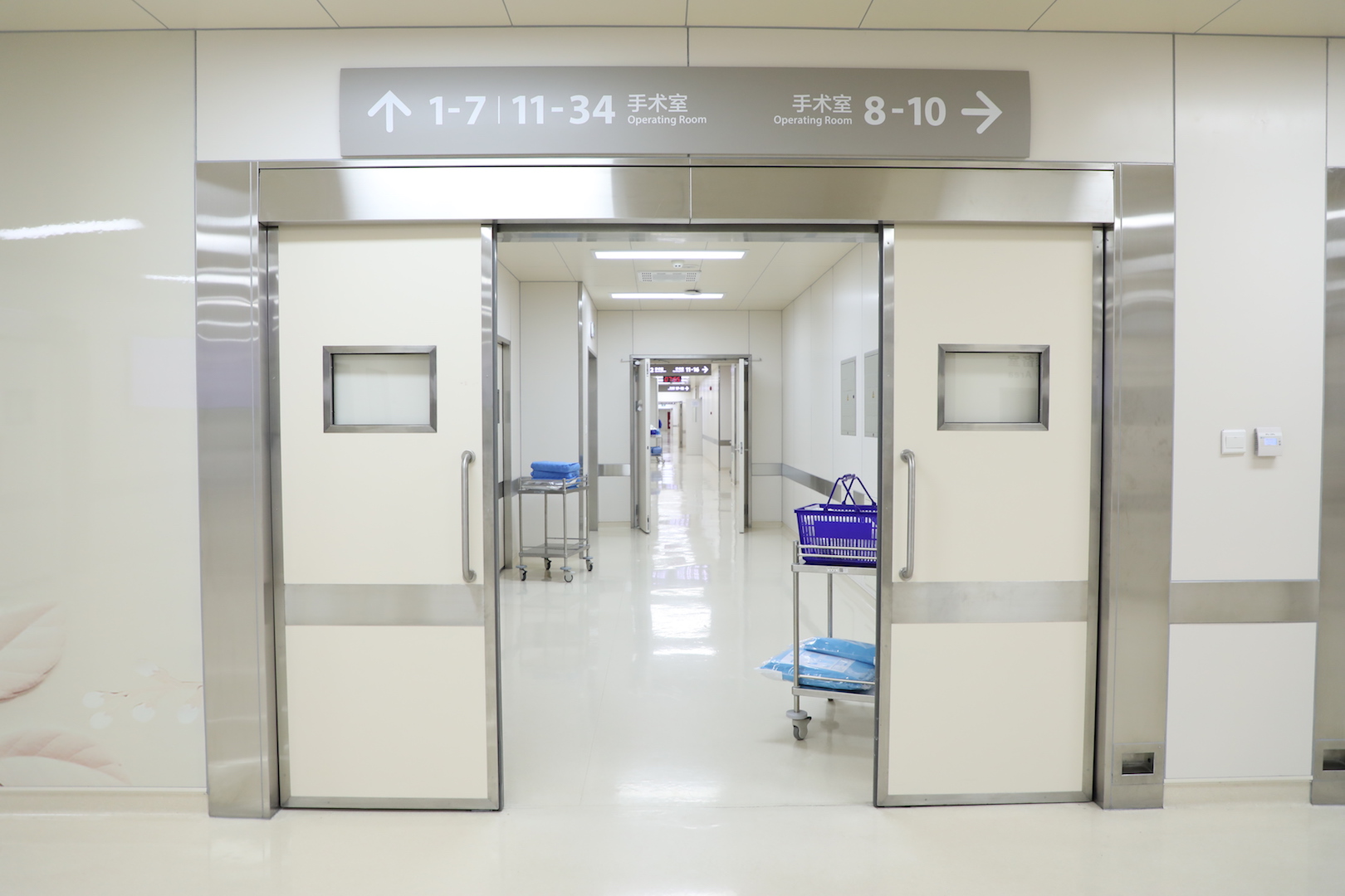 手术室走廊.jpg